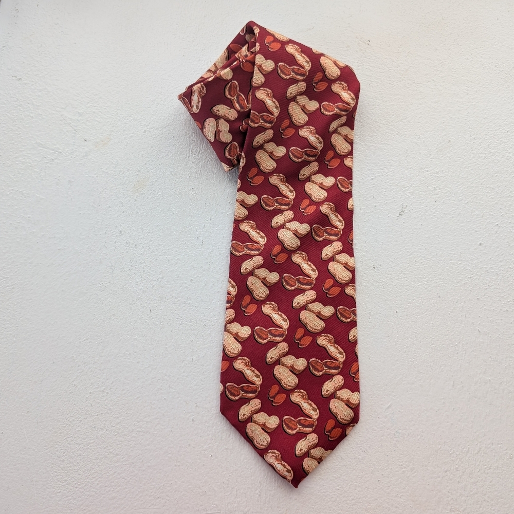 Richardson & Nash 100% Silk Necktie Peanut Print Novelty Tie Made in USA